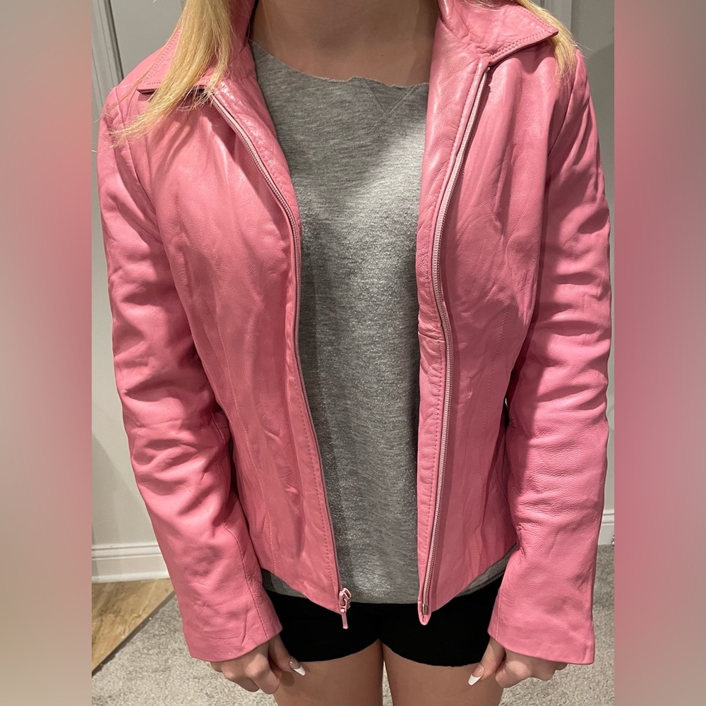 YVONNE & MARIE PETITE size PM Soft Pink 100% lamb, leather jacket great detail.